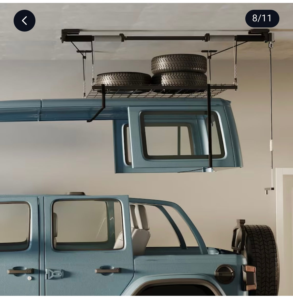 Rack de techo Fleximounts elevando neumáticos y partes de automóvil